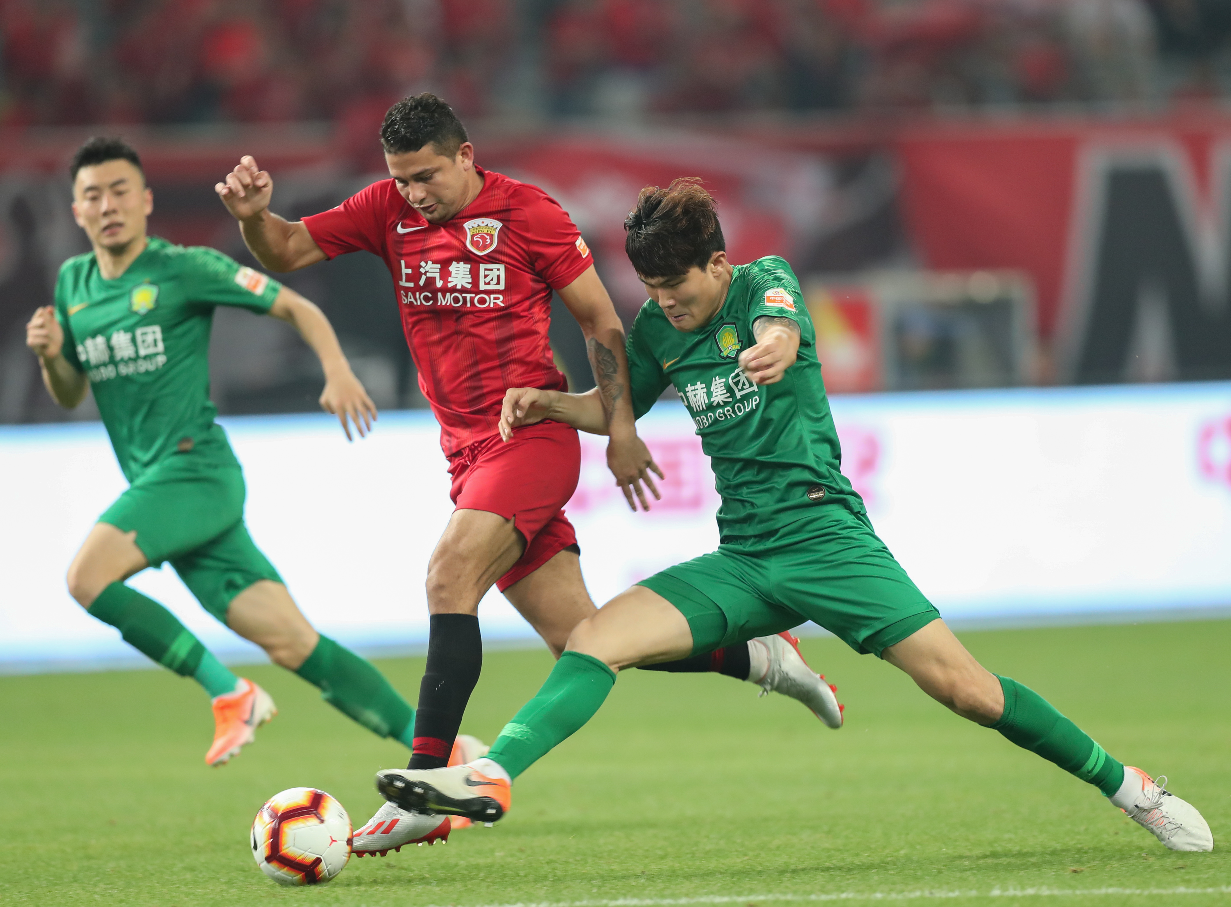 在采访里直 在采访里直